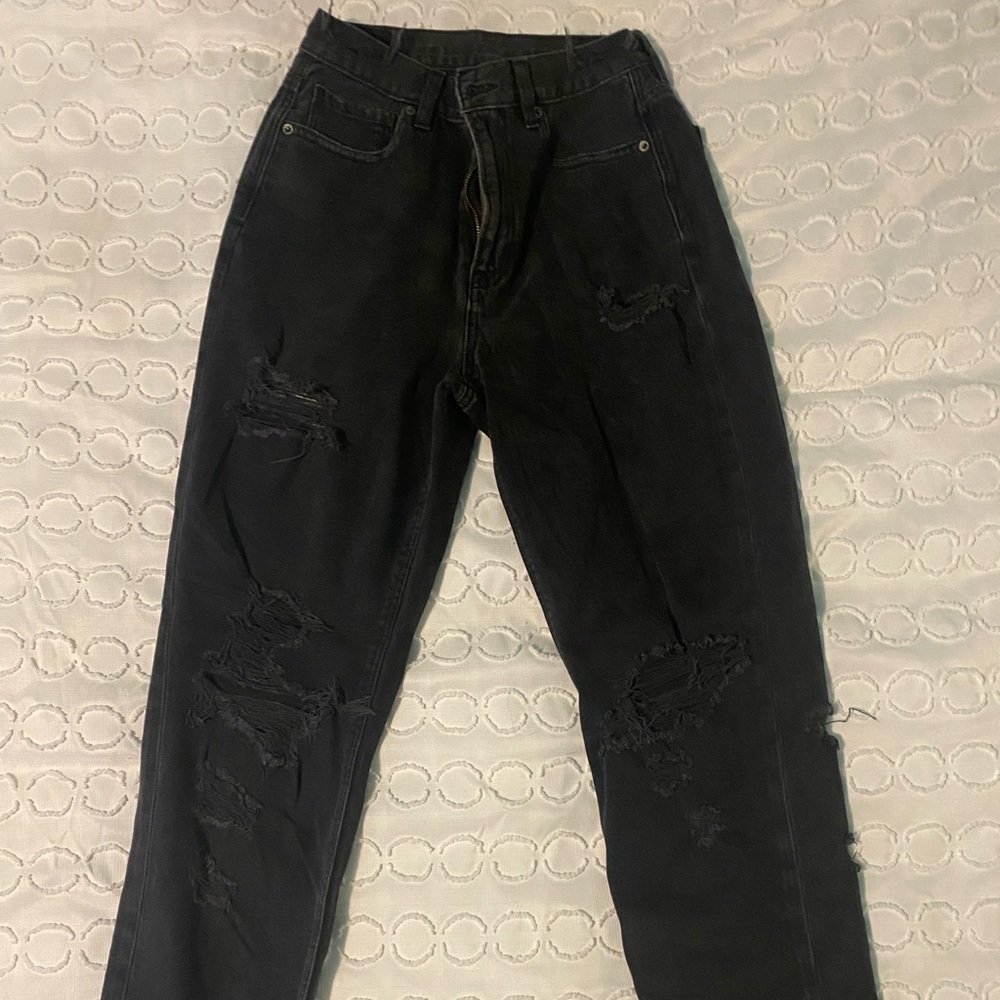 American Eagle Straight Leg Mom Jeans